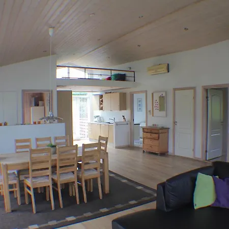 Hennebysvej Holiday House * Henne Strand